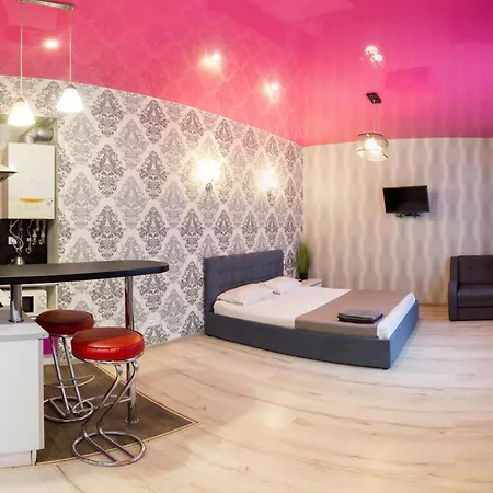 Studio Apartment In The Center - Heroiv Nebesnoi Sotni Sq. 21/7 Kharkiv Exterior photo