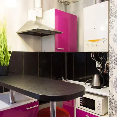 Studio Apartment In The Center - Heroiv Nebesnoi Sotni Sq. 21/7 Kharkiv Exterior photo