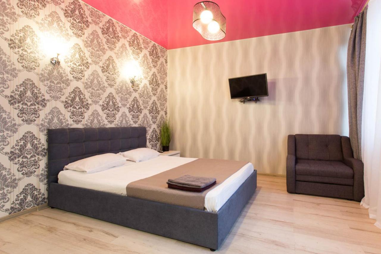 In The Center - Heroiv Nebesnoi Sotni Sq. 21/7 Apartment *